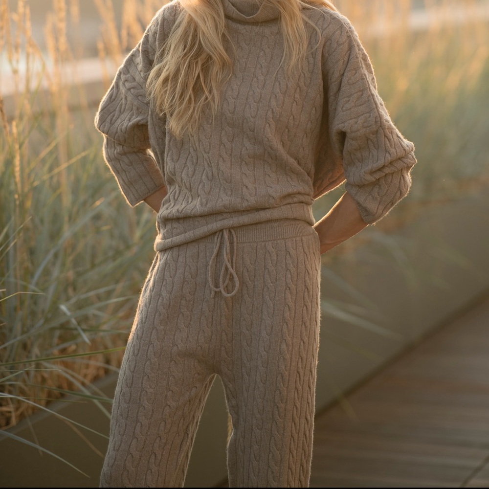 Cozy Cable Knit Jogger Pants in Tan / Dark Natural